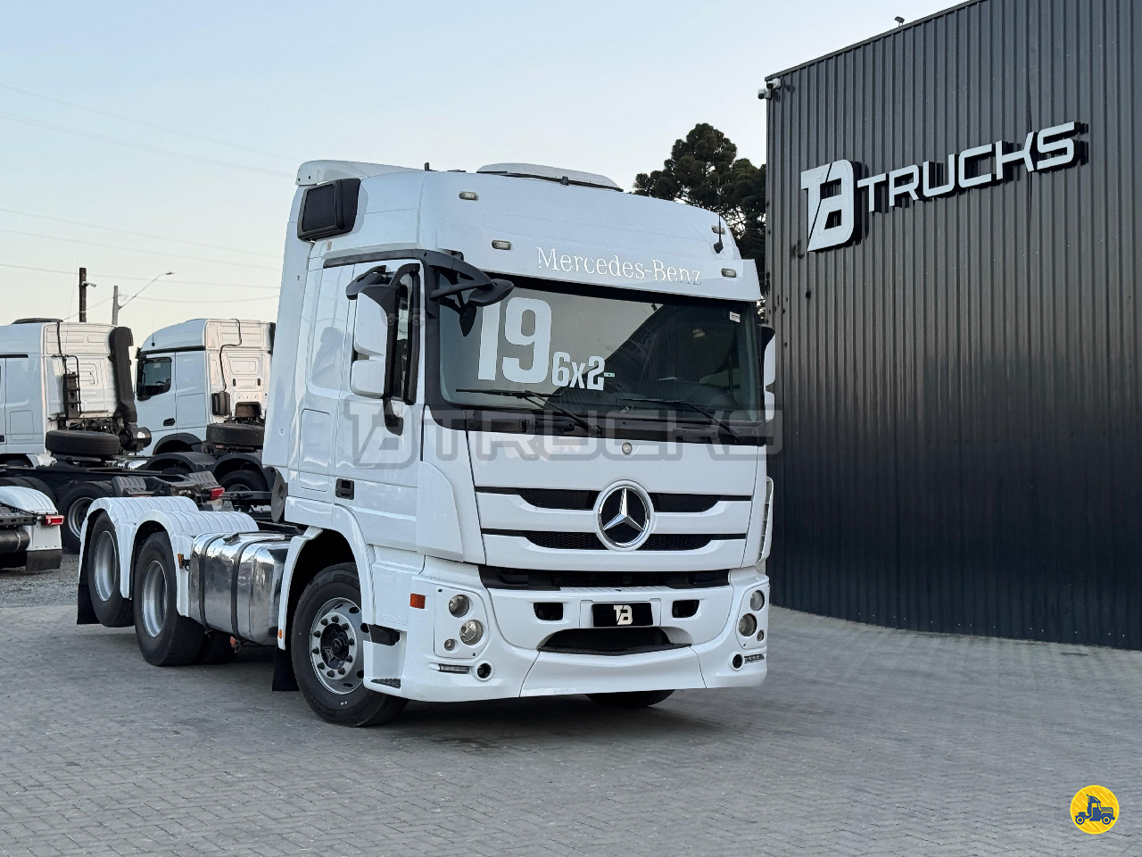 CAMINHAO MERCEDES-BENZ MB 2546 Cavalo Mecânico Truck 6x2 TB Trucks SAO JOSE DOS PINHAIS PARANÁ PR